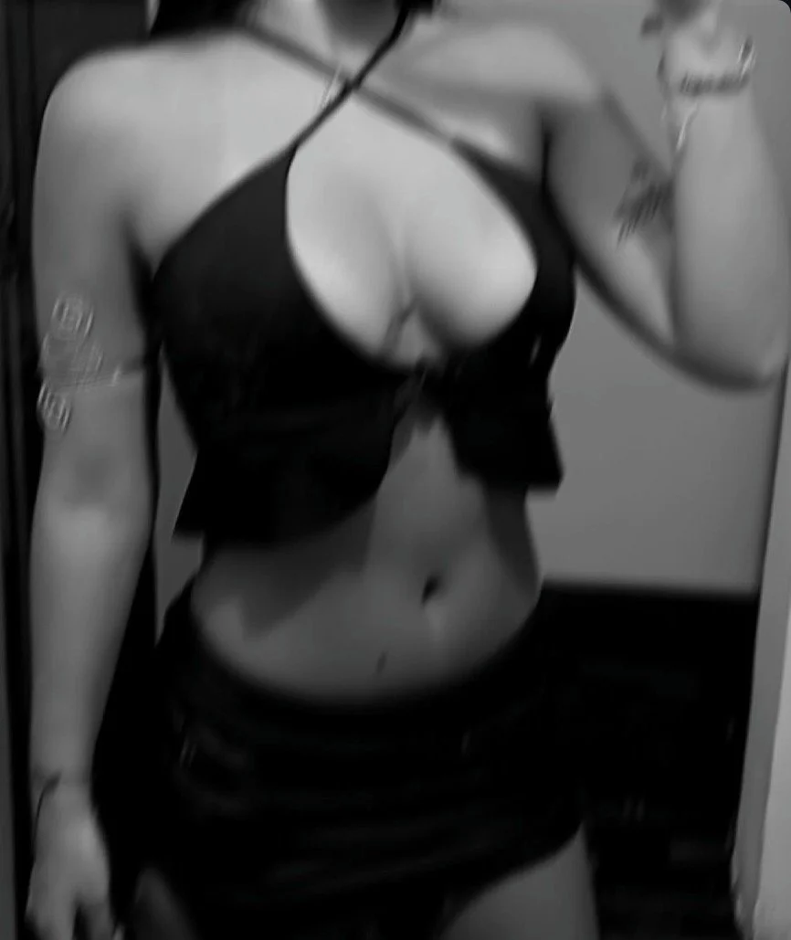 Morochita PUTITA Tetas Hermosas image 2