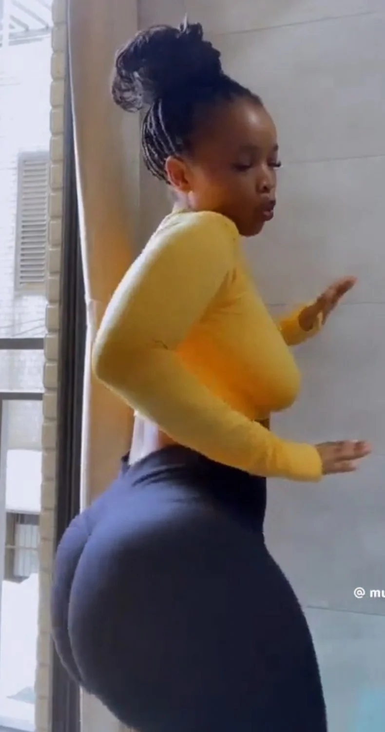 Drop: 2003 BIG t h i ck ass😍 main image