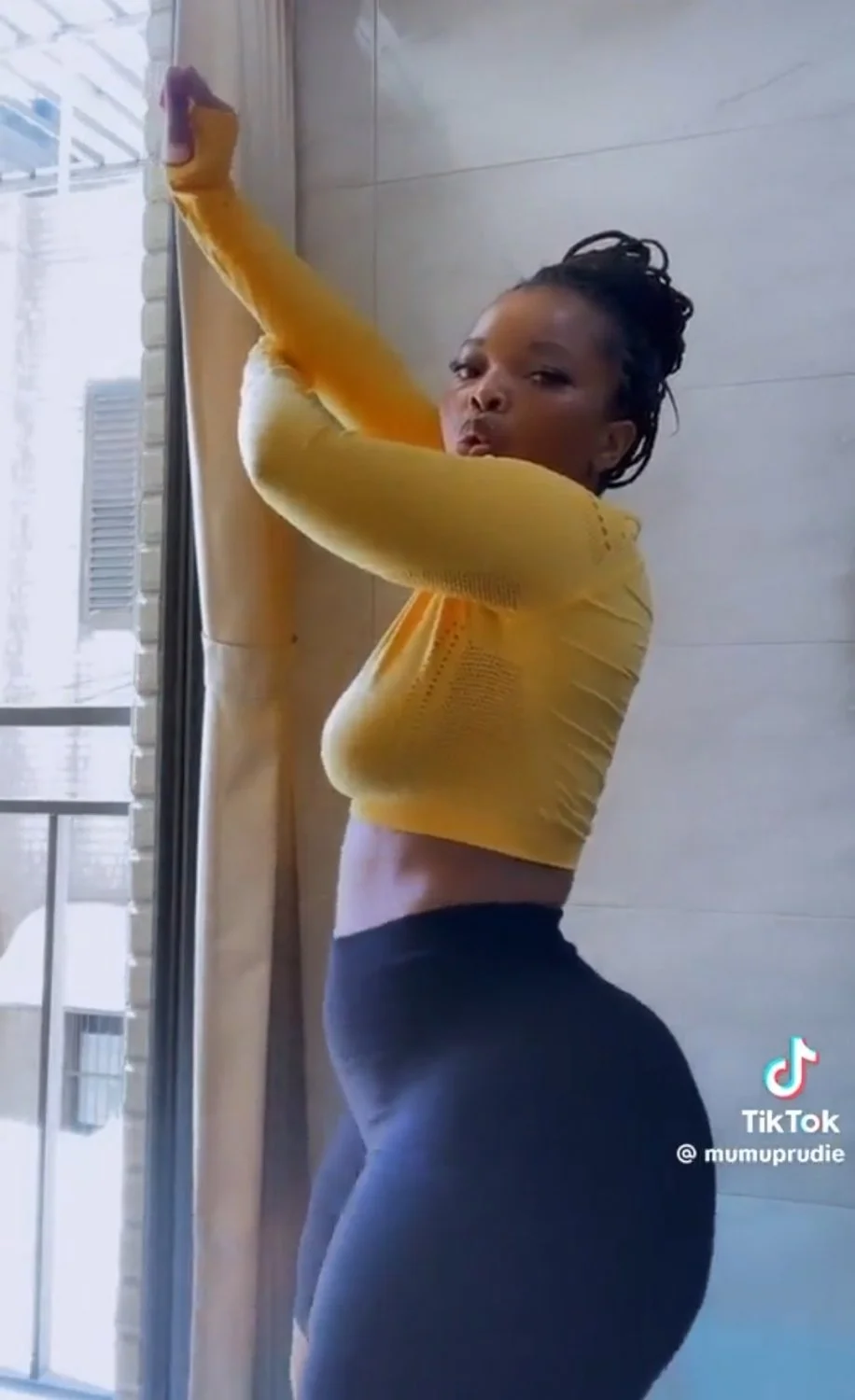 Drop: 2003 BIG t h i ck ass😍 image 3