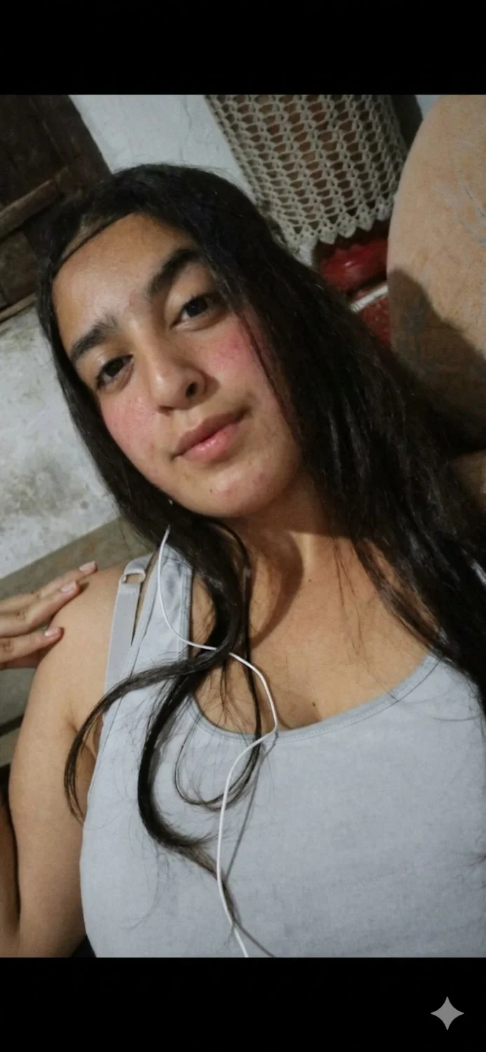 Vazou foto de novinha gostosa mostrando a buceta pro amante image 7