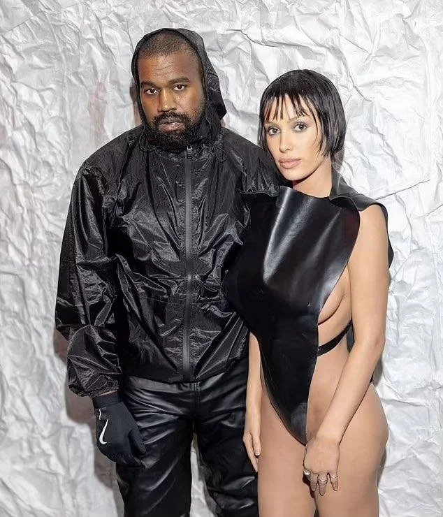 Kanye West came to the 2025 Grammys with his naked wife Bianca Censori image 32