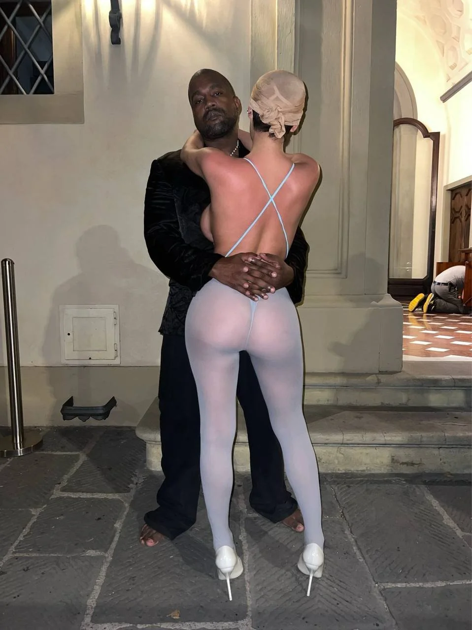 Kanye West came to the 2025 Grammys with his naked wife Bianca Censori image 36