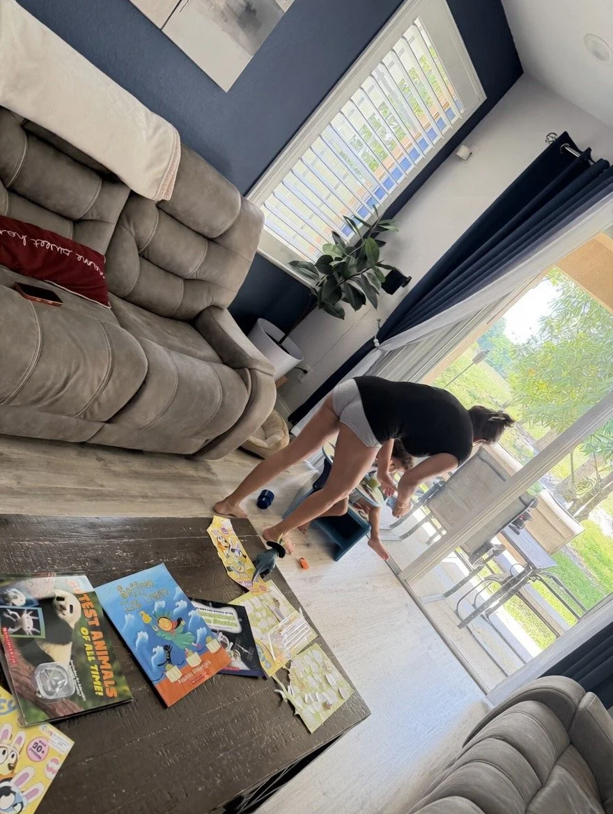 MY GIRLFRIENDS SEXY MOM image 3