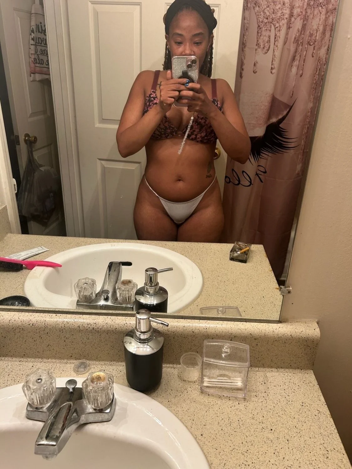 Cheating Black bitch shaking that mf image 2