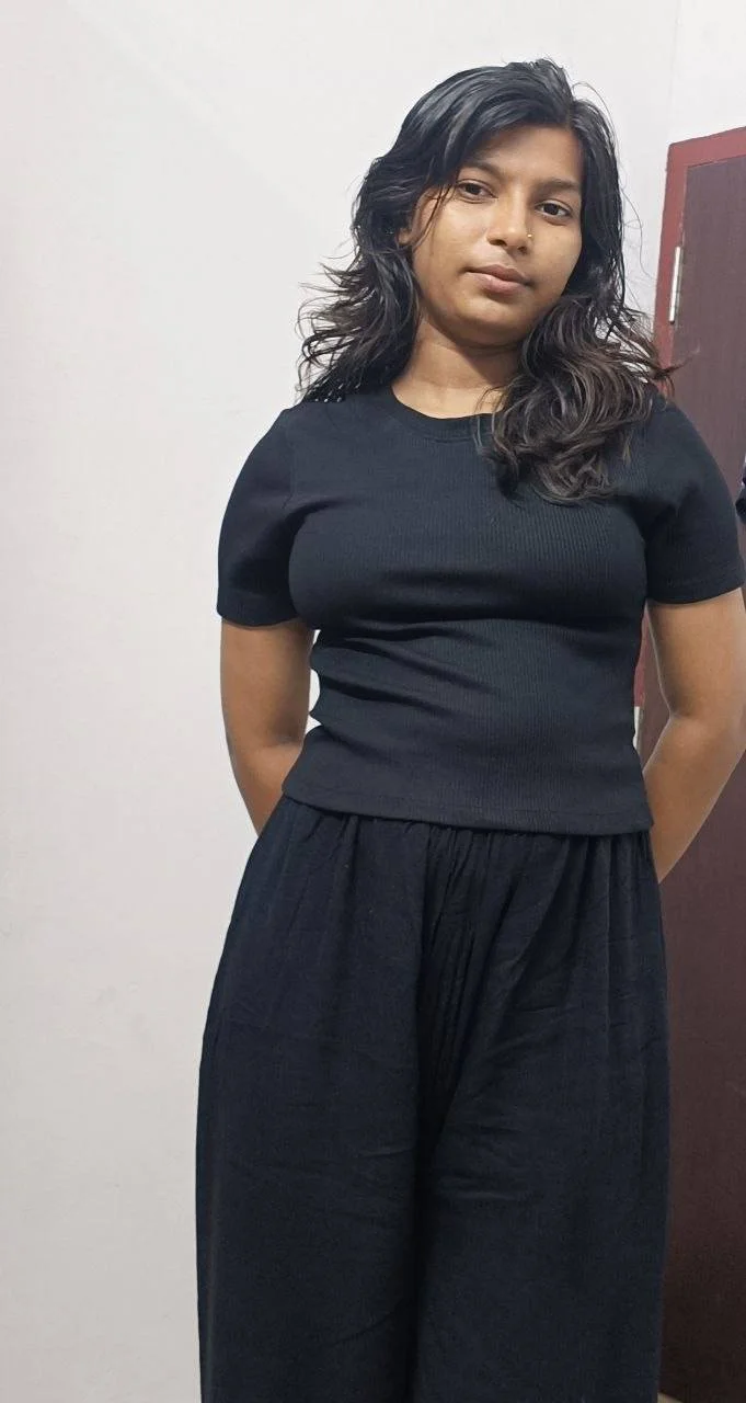 579 - Indian girl taking dick good image 5