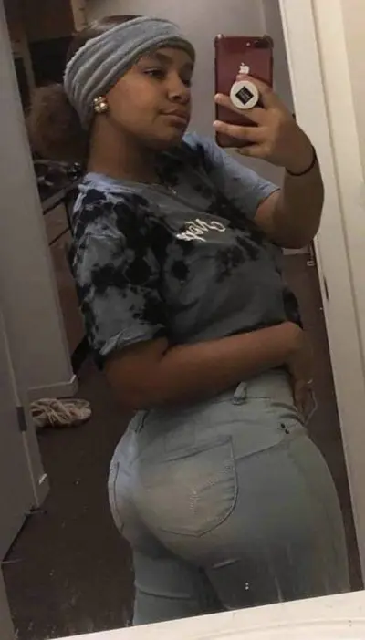 Lightskin t33n washing her fat ass cheeks 😩 part 1 cover image