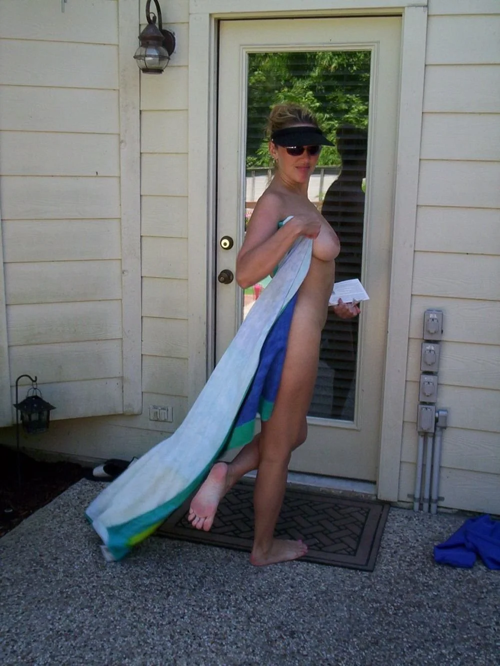 Sometimes Sydney Gets Horny. (z) image 17