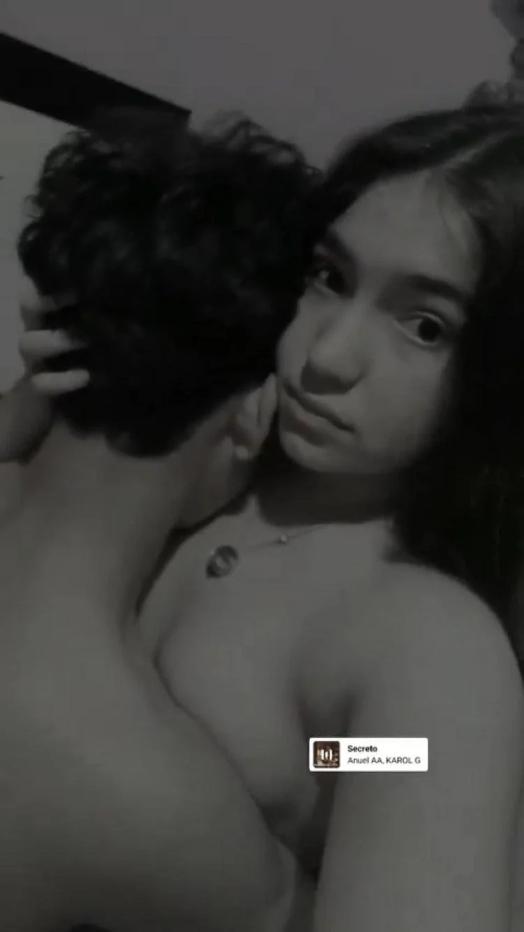 Linda perra exhibiéndose en instagram image 2