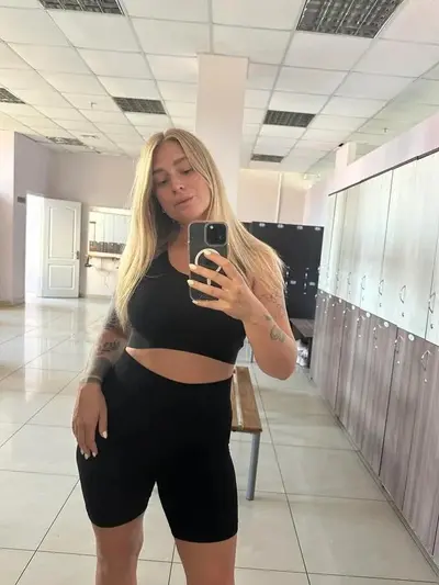 Argentina rubia hermosa milf madura con enormes tetas y Culote rico nudes cover image