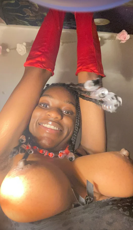 Herpes but this pussy still fire! image 3