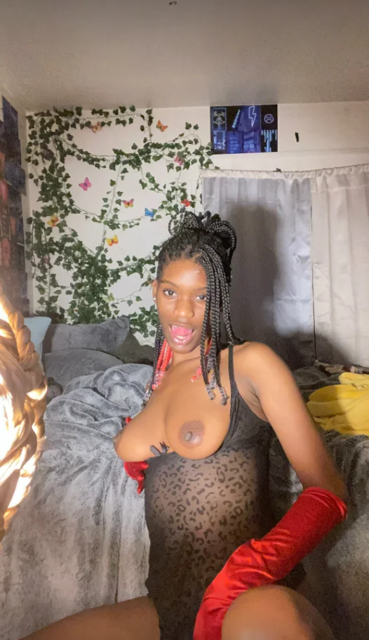 Herpes but this pussy still fire! image 4