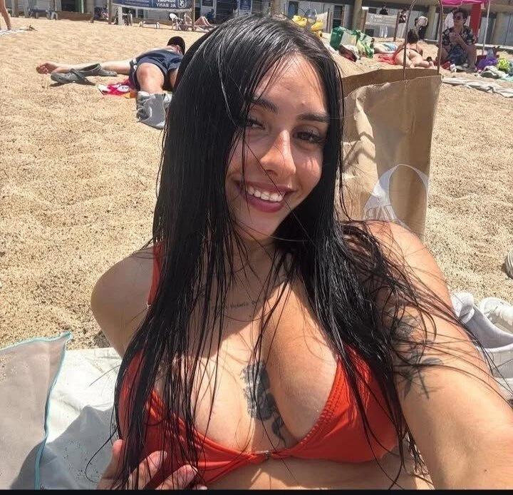 Trola Argentina Agustina sexy flaca culona rica mini tetas #1 image 4