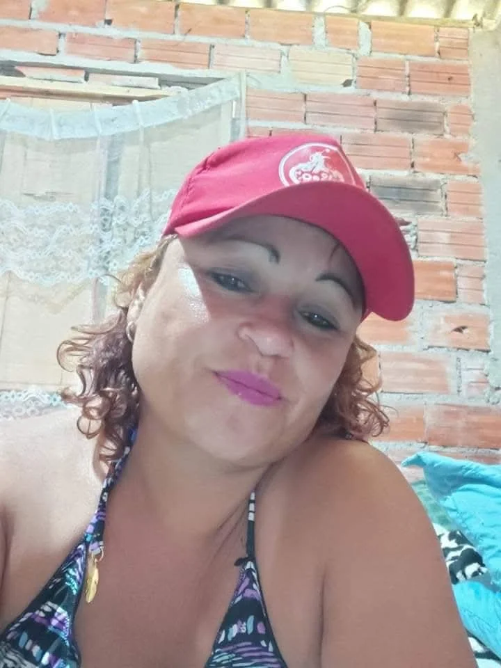 Vera coroa feia da buceta bonita image 2