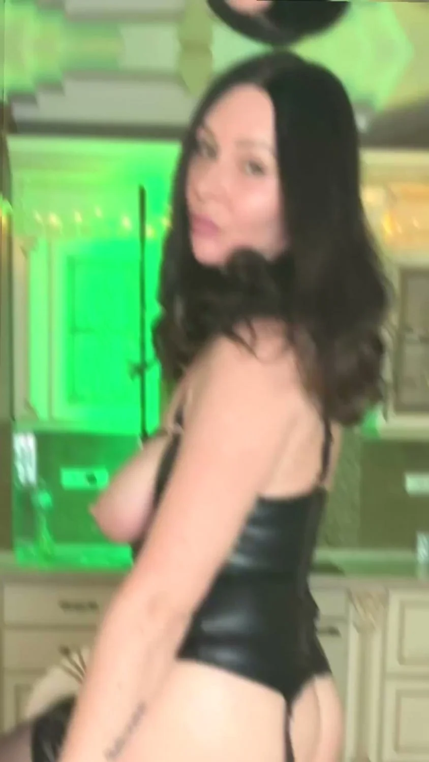 🔞 Sexy petite body naked orgasming naked wet pussy 🍑💦 OF now image 3