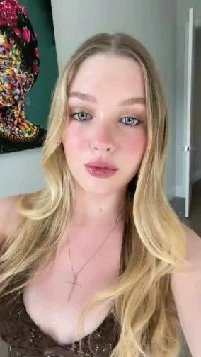 Pietra minha essa muito linda...Pietra Quintela novinha loira a beleza gostosa !!! image 2