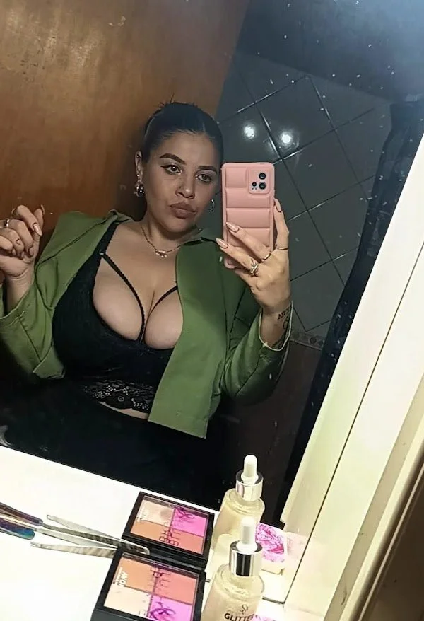Tetas XXL image 11