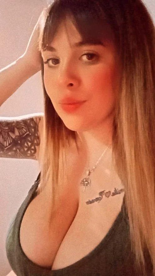 Tetas XXL image 18