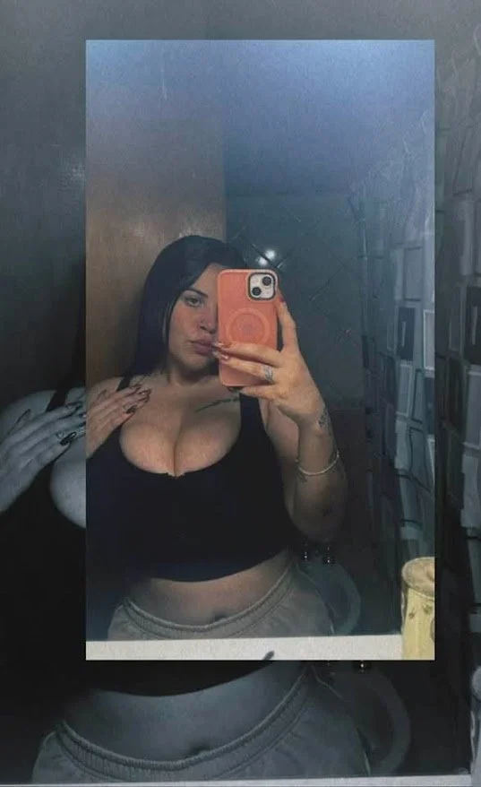 Tetas XXL image 6
