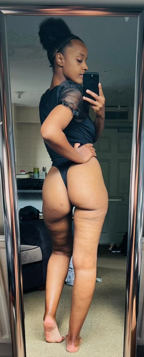 Ethiopian ebony beauty shaking fat ass on snapchat image 4