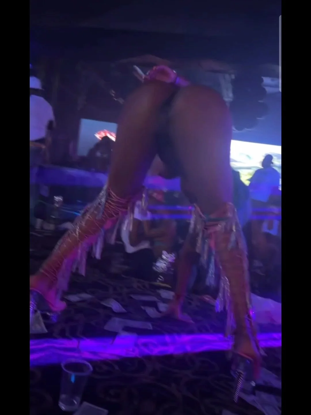 Strippers & thots pt.4 shakin ASS & titties image 2