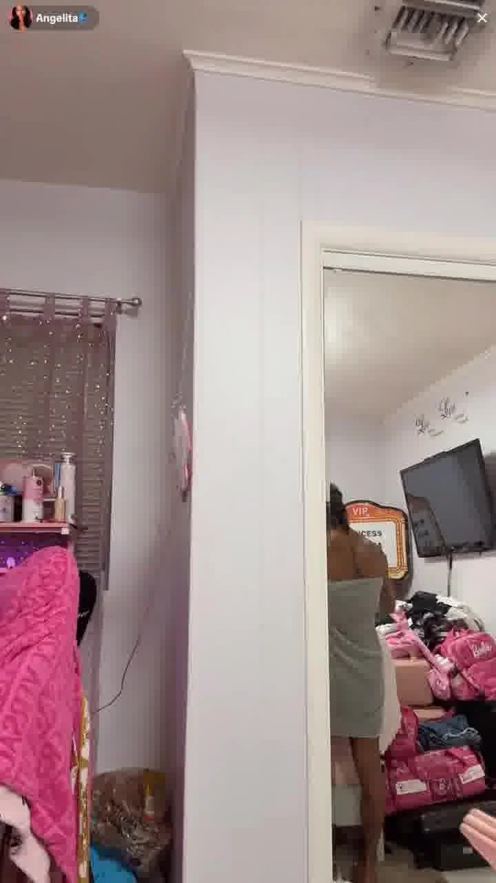 tiktok live 4ng3l1t4 nothing much image 3