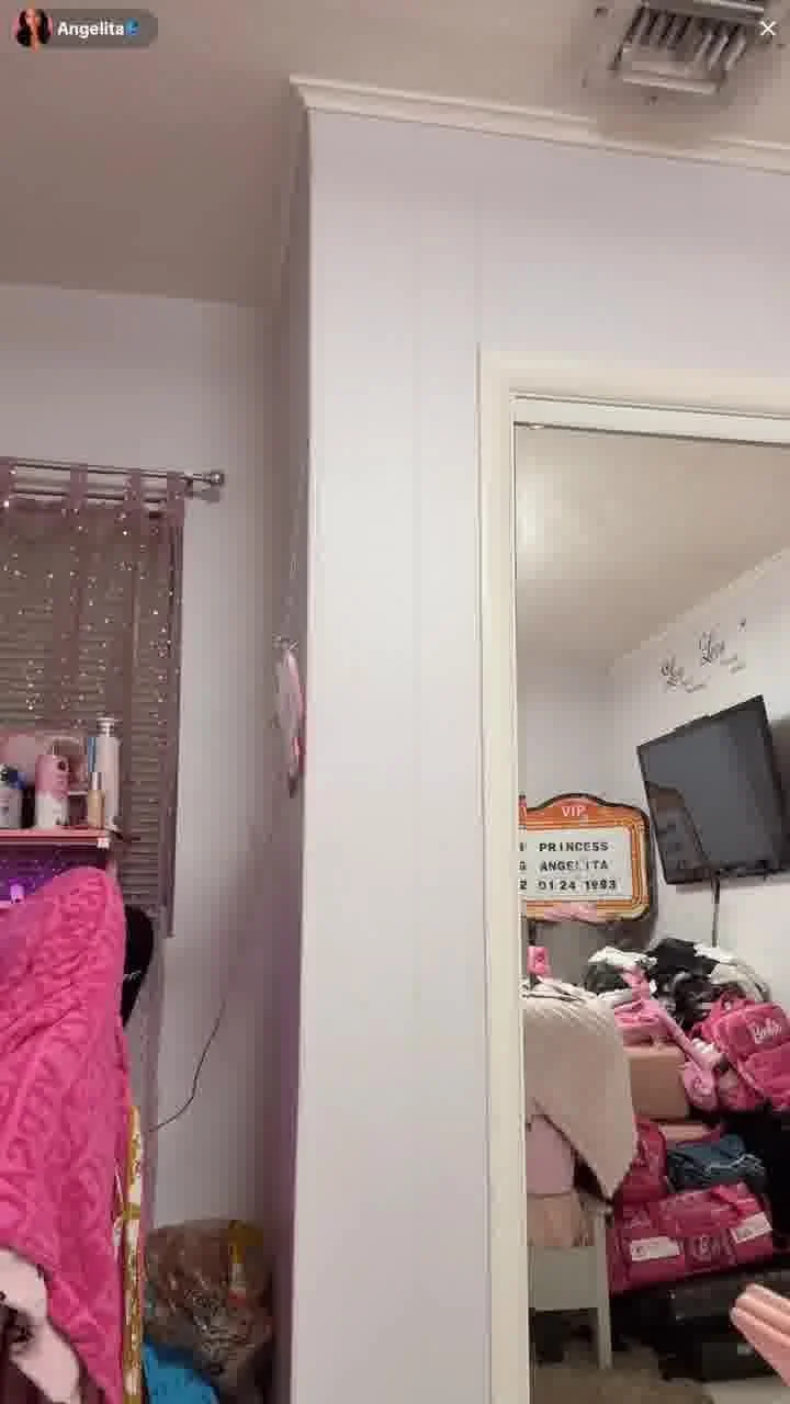 tiktok live 4ng3l1t4 nothing much image 4