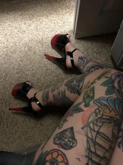 Heavily tadded chubby slut image 2
