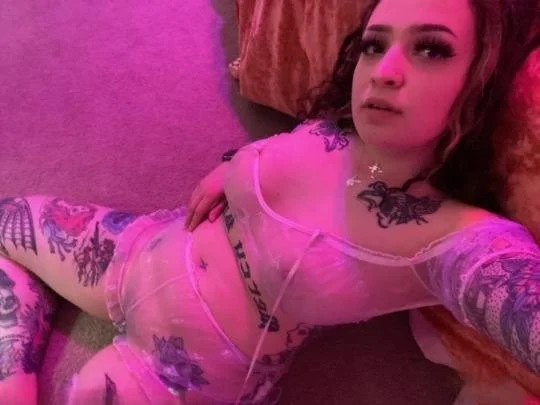 Heavily tadded chubby slut image 3