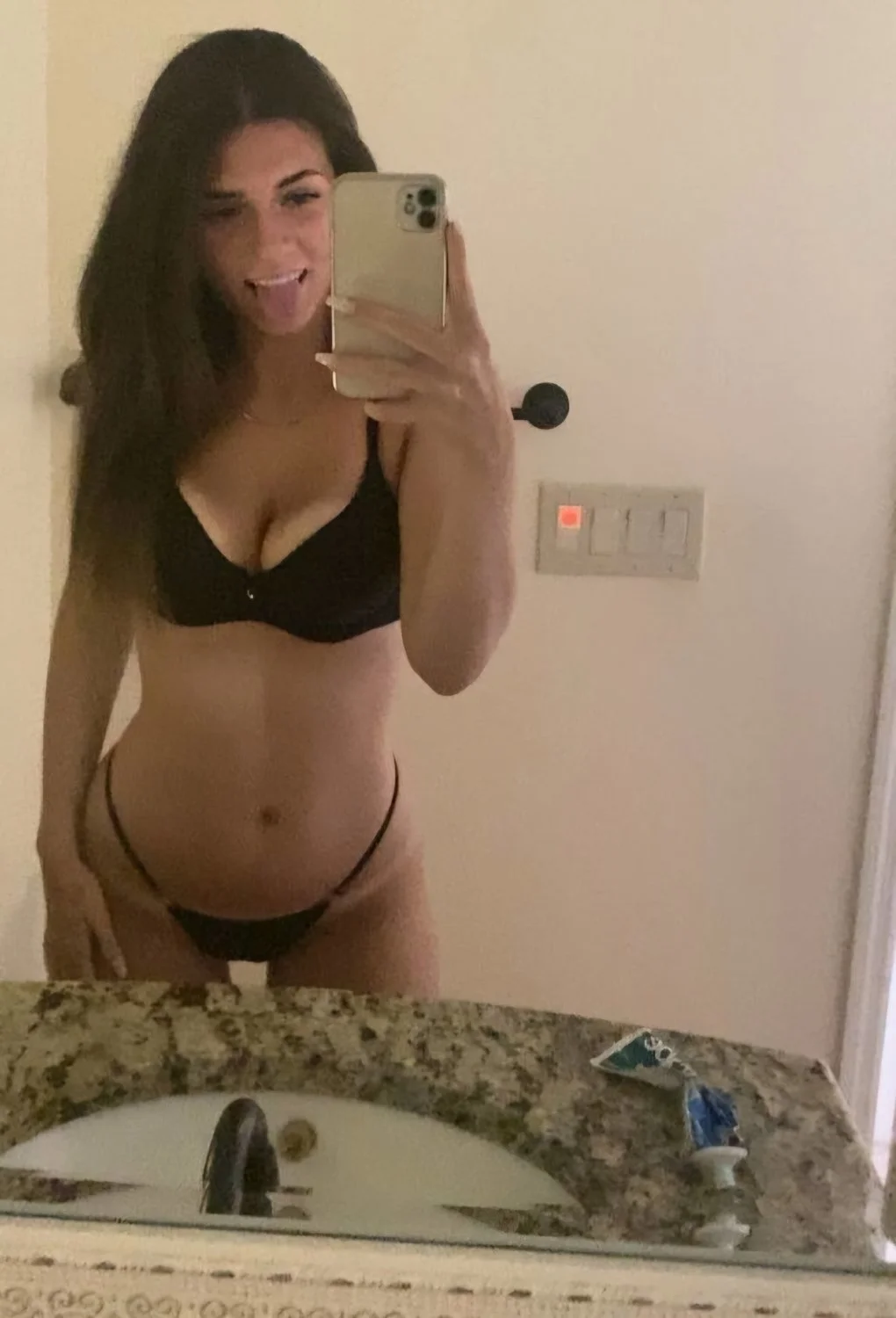 Alyssa - slim thic fit cute baddie college teen 18+ image 14