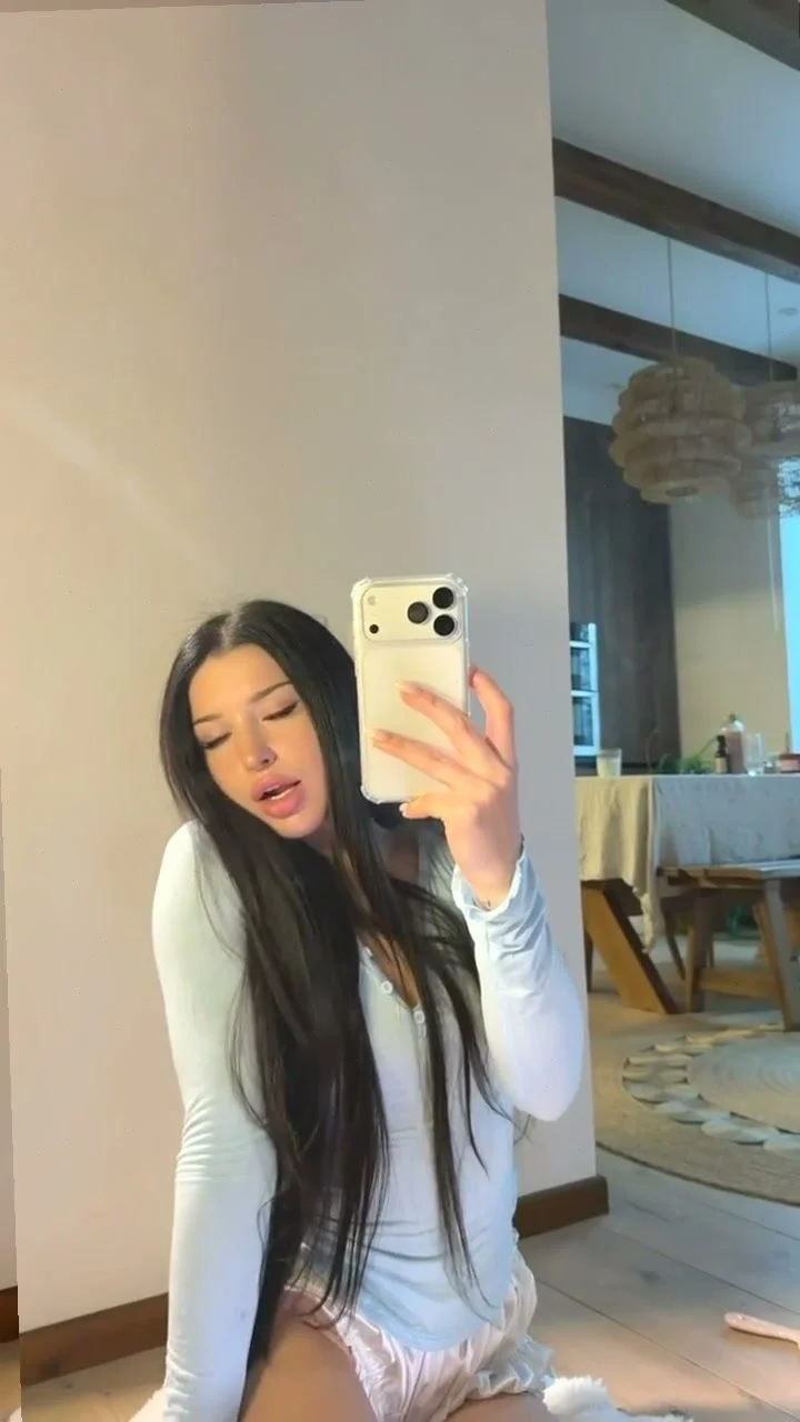 🔞 hot slut round ass sucking dick nude tight pussy 😈🍑 OF image 3