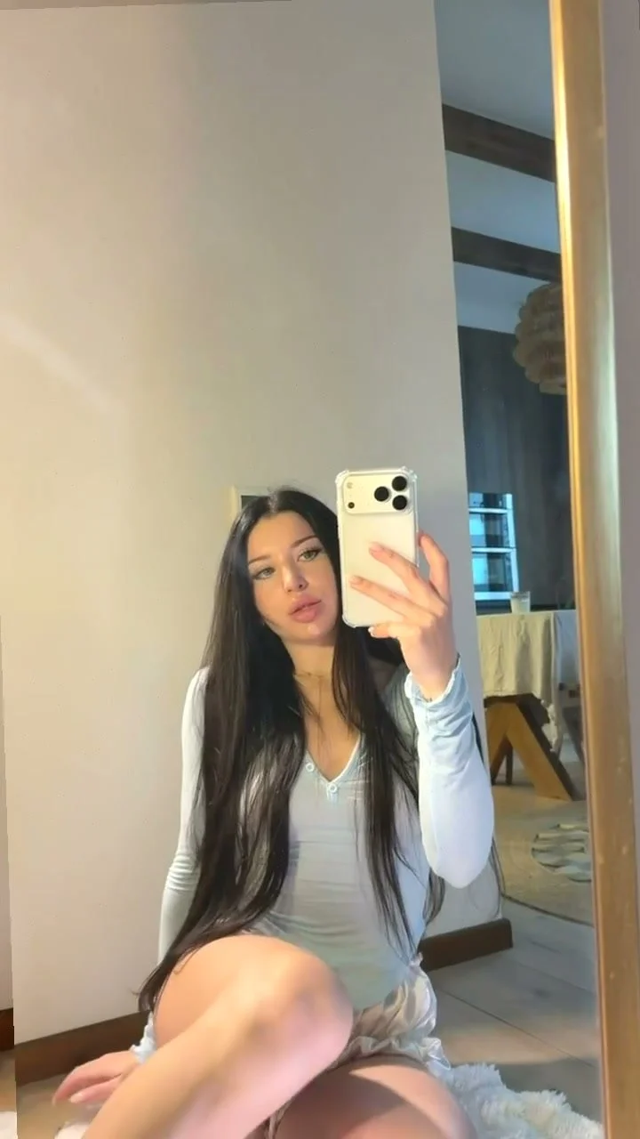 🔞 hot slut round ass sucking dick nude tight pussy 😈🍑 OF image 4