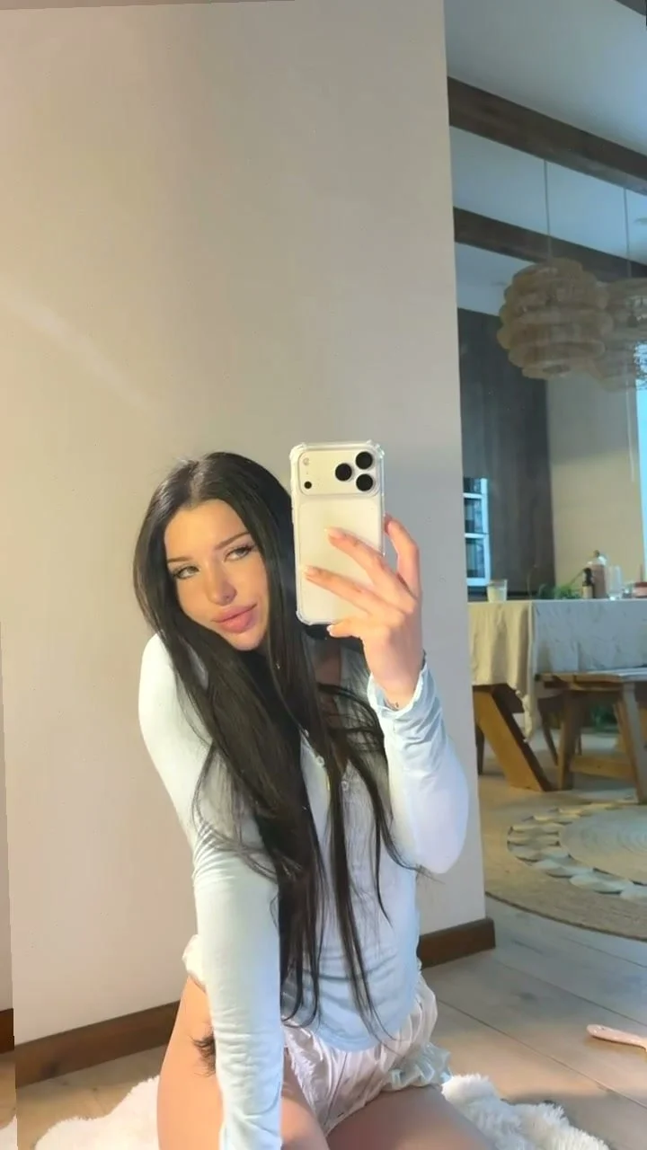 🔞 hot slut round ass sucking dick nude tight pussy 😈🍑 OF image 5