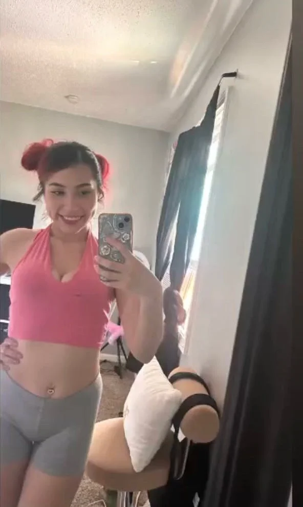 Chicago hooters Thot image 2