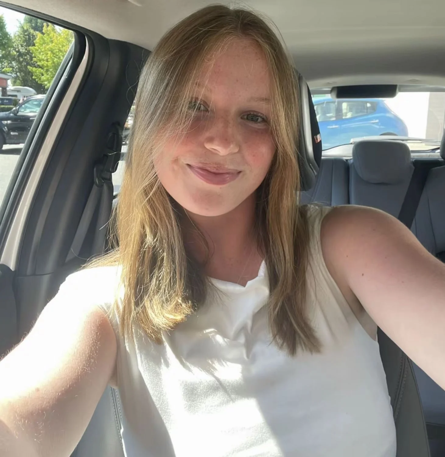 HARPER’s cute face deserves to be covered in your jizz image 16