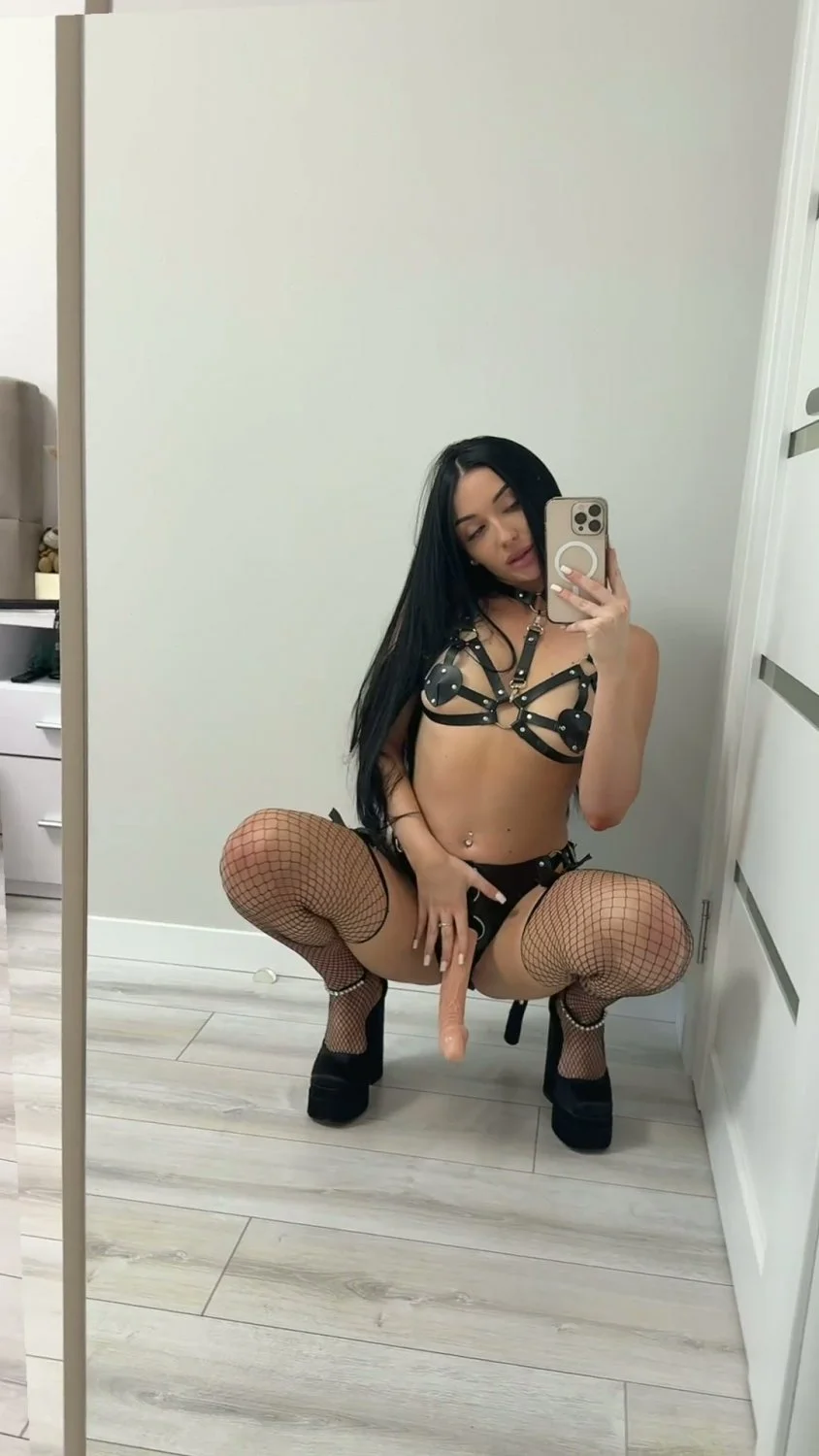 🔞 curvy fat ass cumming hard wet dripping cum 🫦💦 My OF image 5