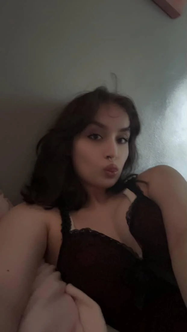 my brothers ex ari image 2