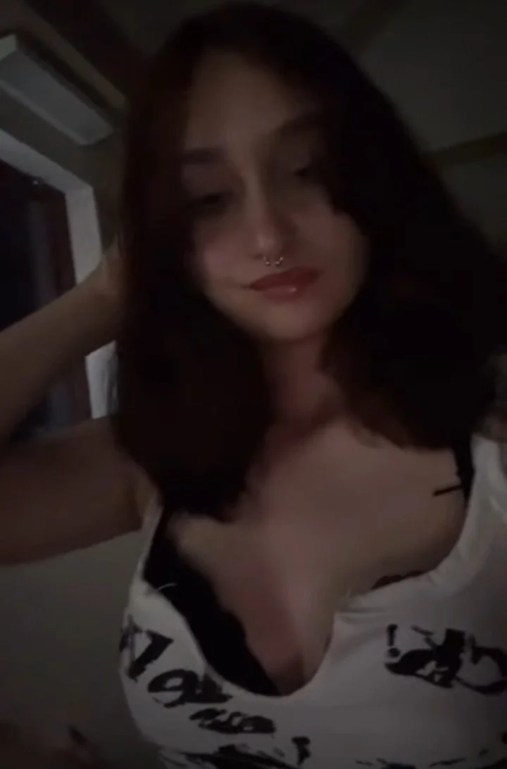 my brothers ex ari image 43