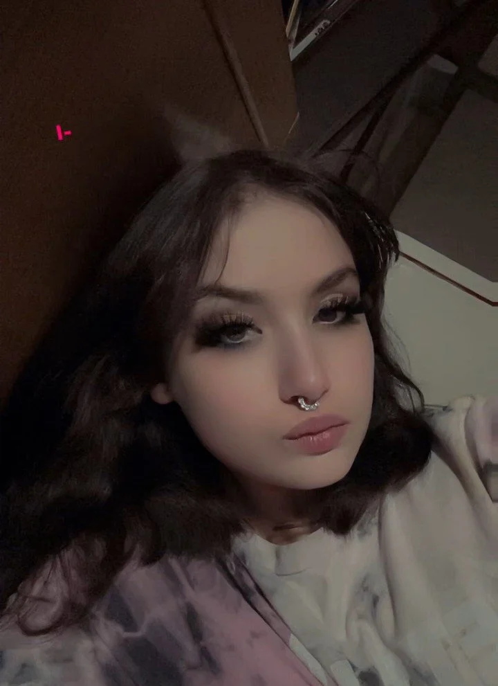 my brothers ex ari image 8