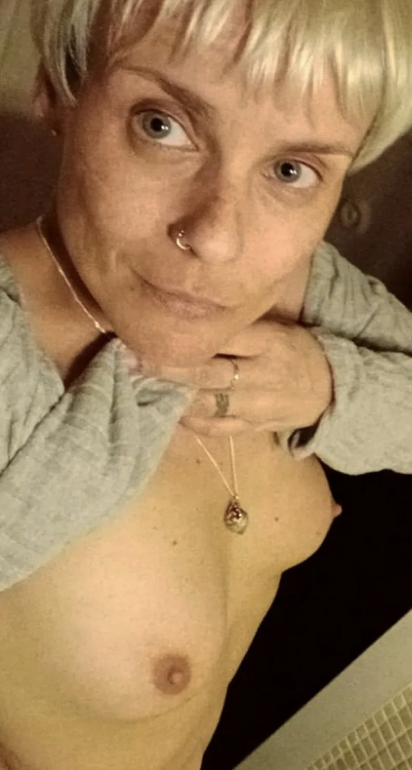 Milf separada con bonitas tetas y coño de mariposa🦋 image 14
