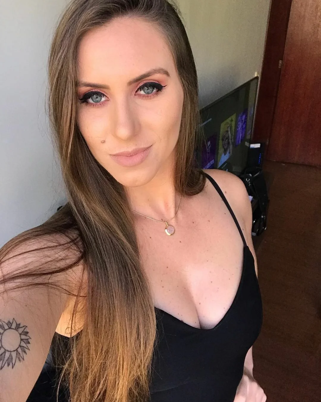 Larissa gostosa que caiu na net image 11