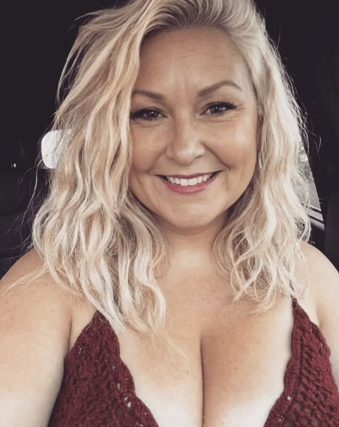 Big Tit Pawg Cougar has a beautiful cumface main image