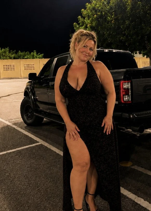 Big Tit Pawg Cougar has a beautiful cumface image 13