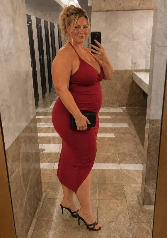 Big Tit Pawg Cougar has a beautiful cumface image 4