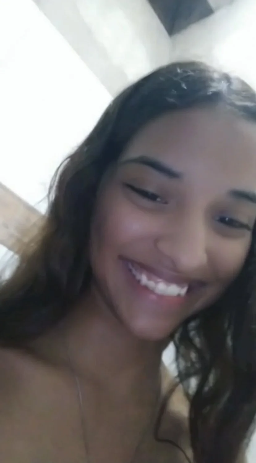 Vazou novinha gata se gravando com namorado na live main image