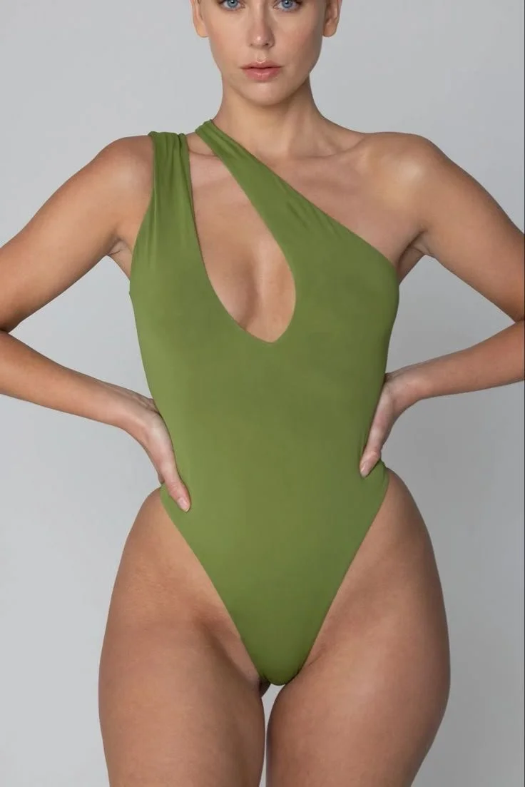 Sexy lingerie model image 5