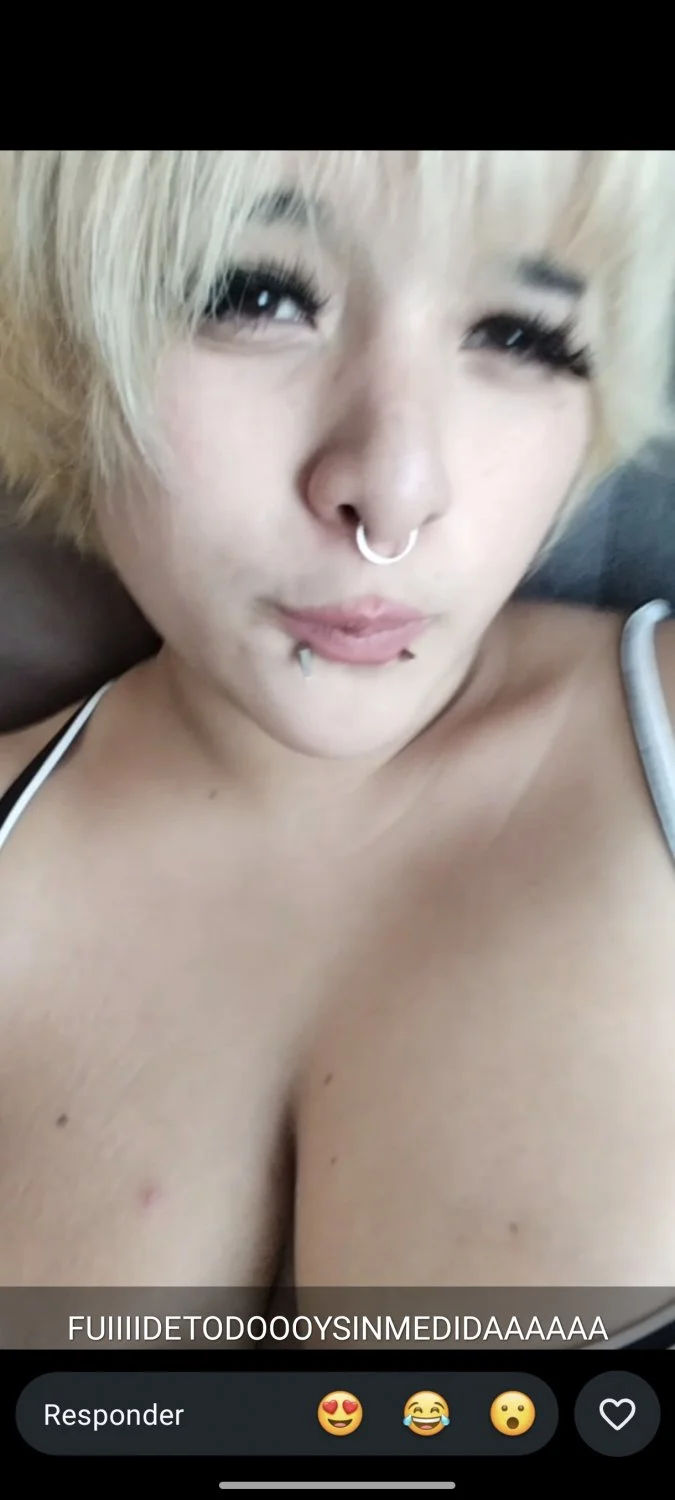 Ricas tetas image 17