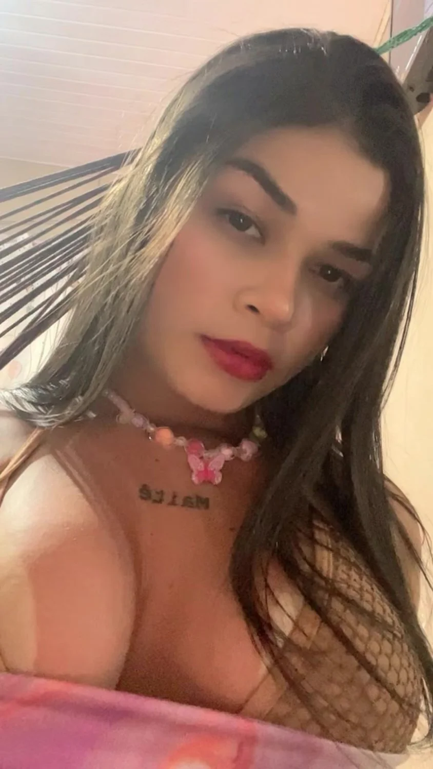 vazou novinha com cara de puta e marquinha image 1