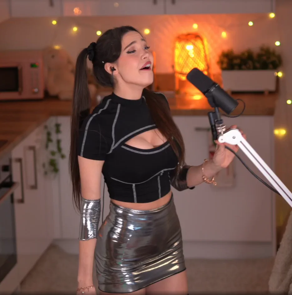 Sexy babe in PVC image 12
