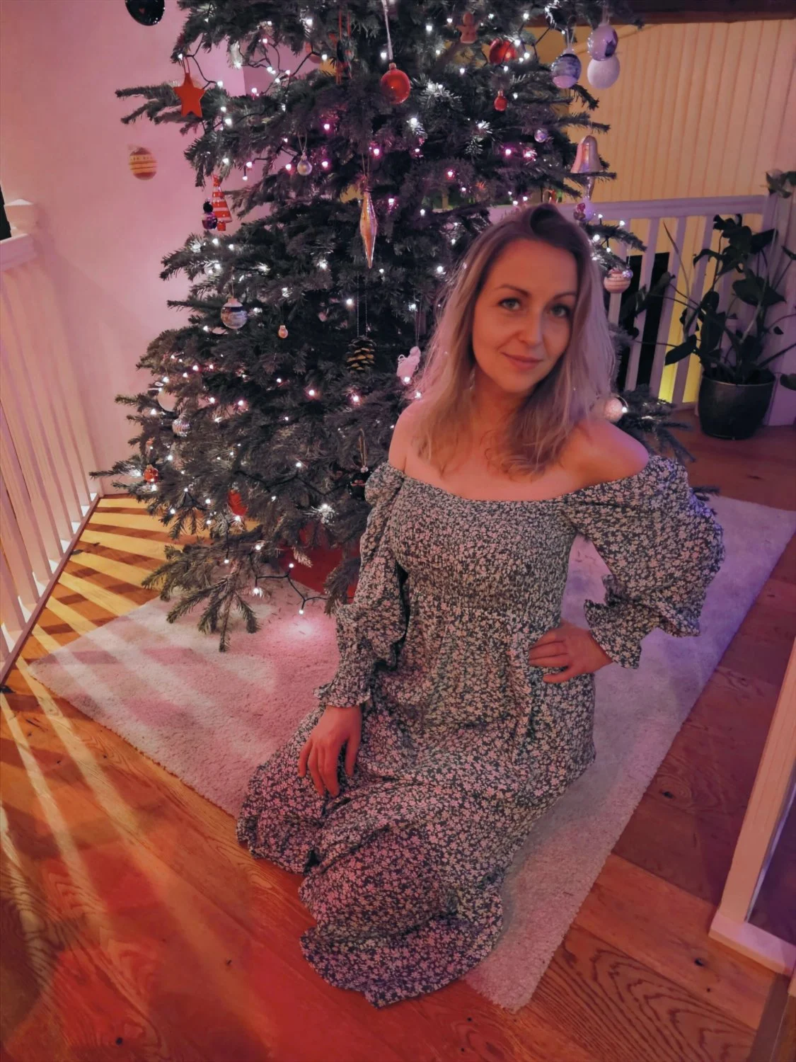 Exhibitionist Lisa, Enjoy! image 8
