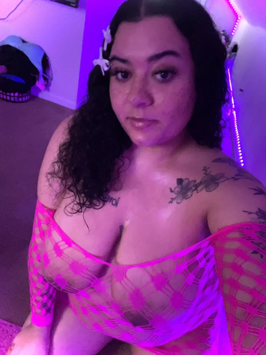 Chubby Latina stepdaughter image 9